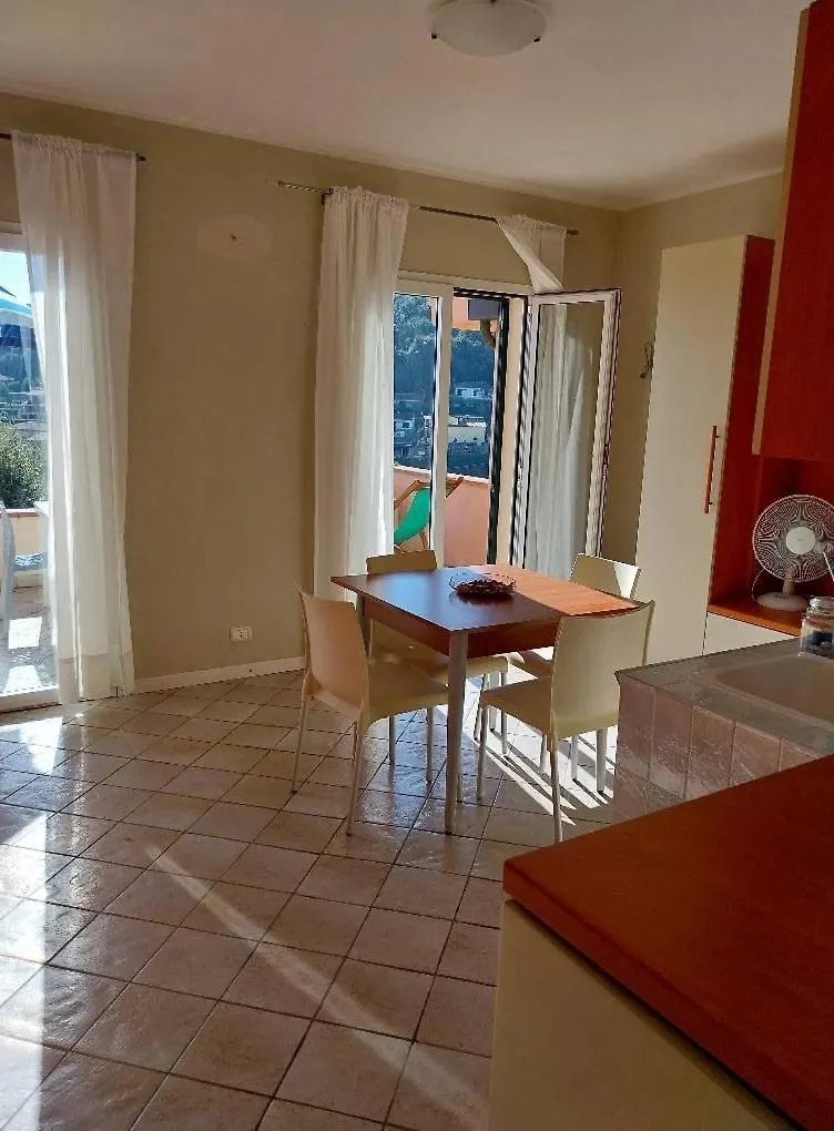 Monolocale 3 Con Terrazzo Vista Mare Apartment Cavo