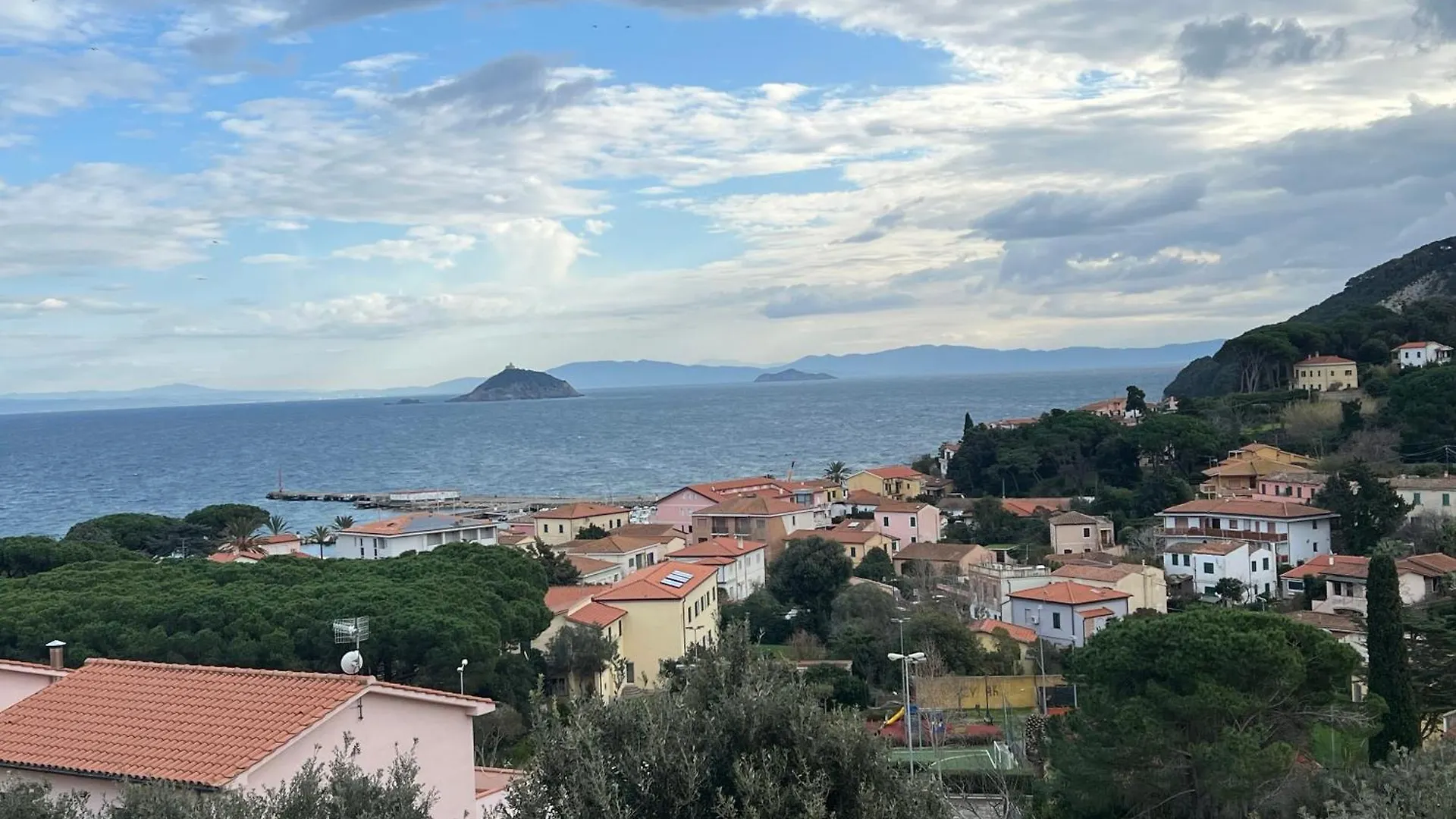 Monolocale 3 Con Terrazzo Vista Mare Apartment Cavo